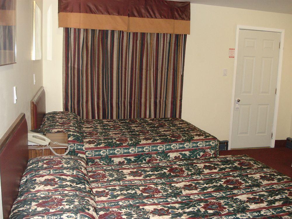 Lincoln Motel Sturgeon Falls Экстерьер фото