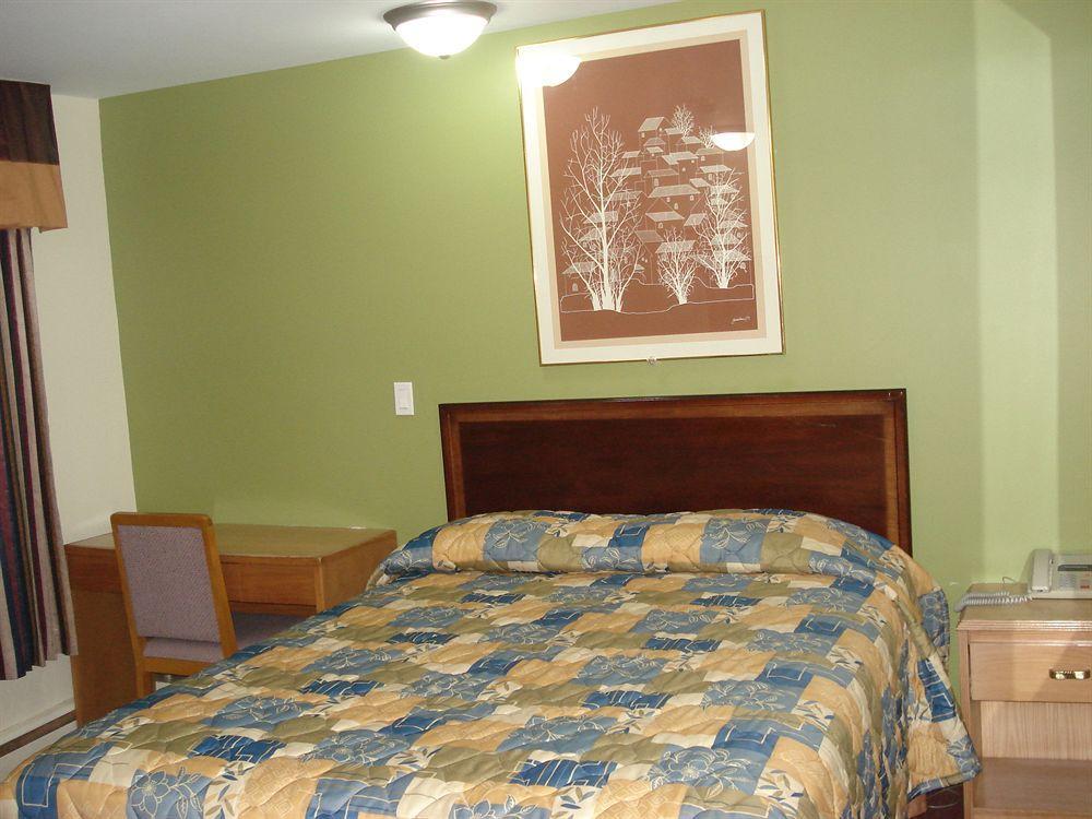Lincoln Motel Sturgeon Falls Экстерьер фото