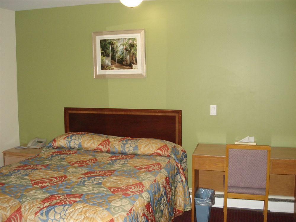 Lincoln Motel Sturgeon Falls Экстерьер фото