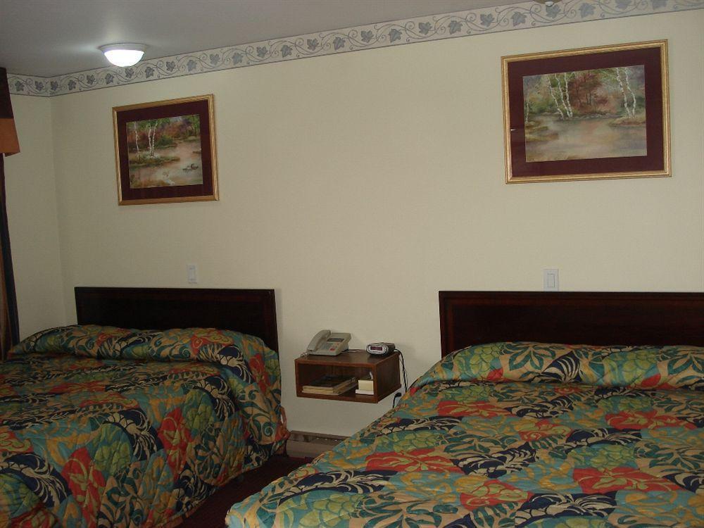Lincoln Motel Sturgeon Falls Экстерьер фото
