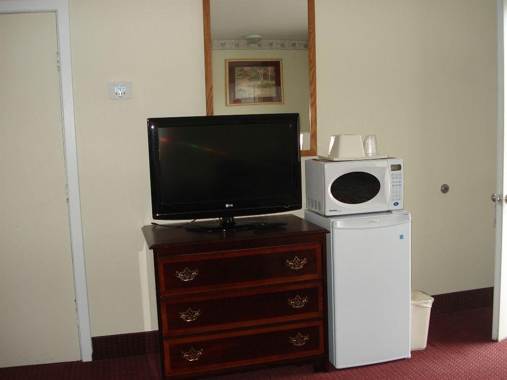 Lincoln Motel Sturgeon Falls Экстерьер фото