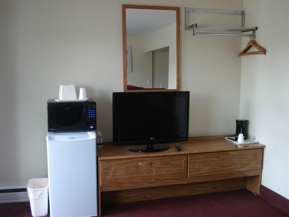 Lincoln Motel Sturgeon Falls Экстерьер фото
