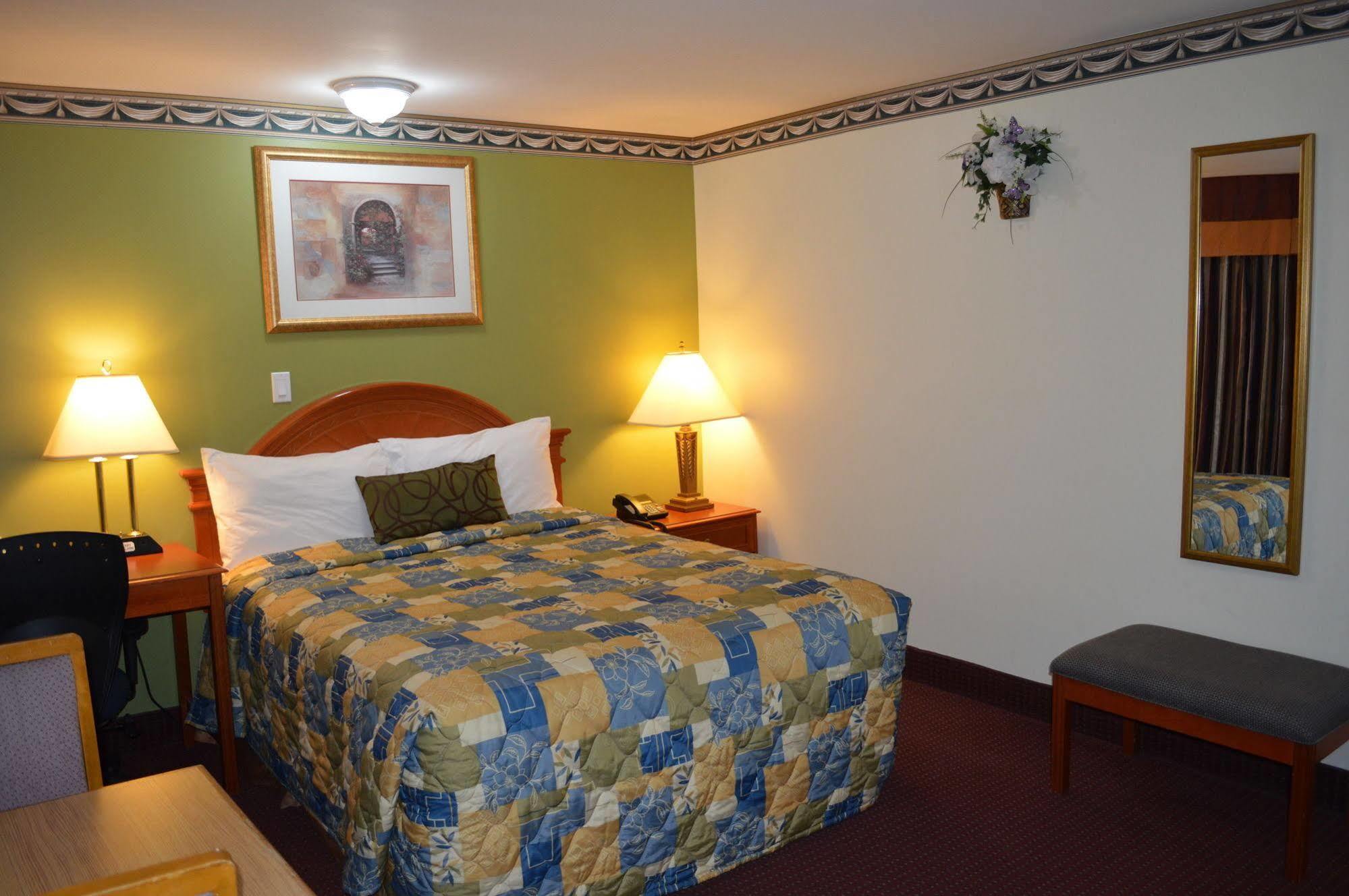 Lincoln Motel Sturgeon Falls Экстерьер фото