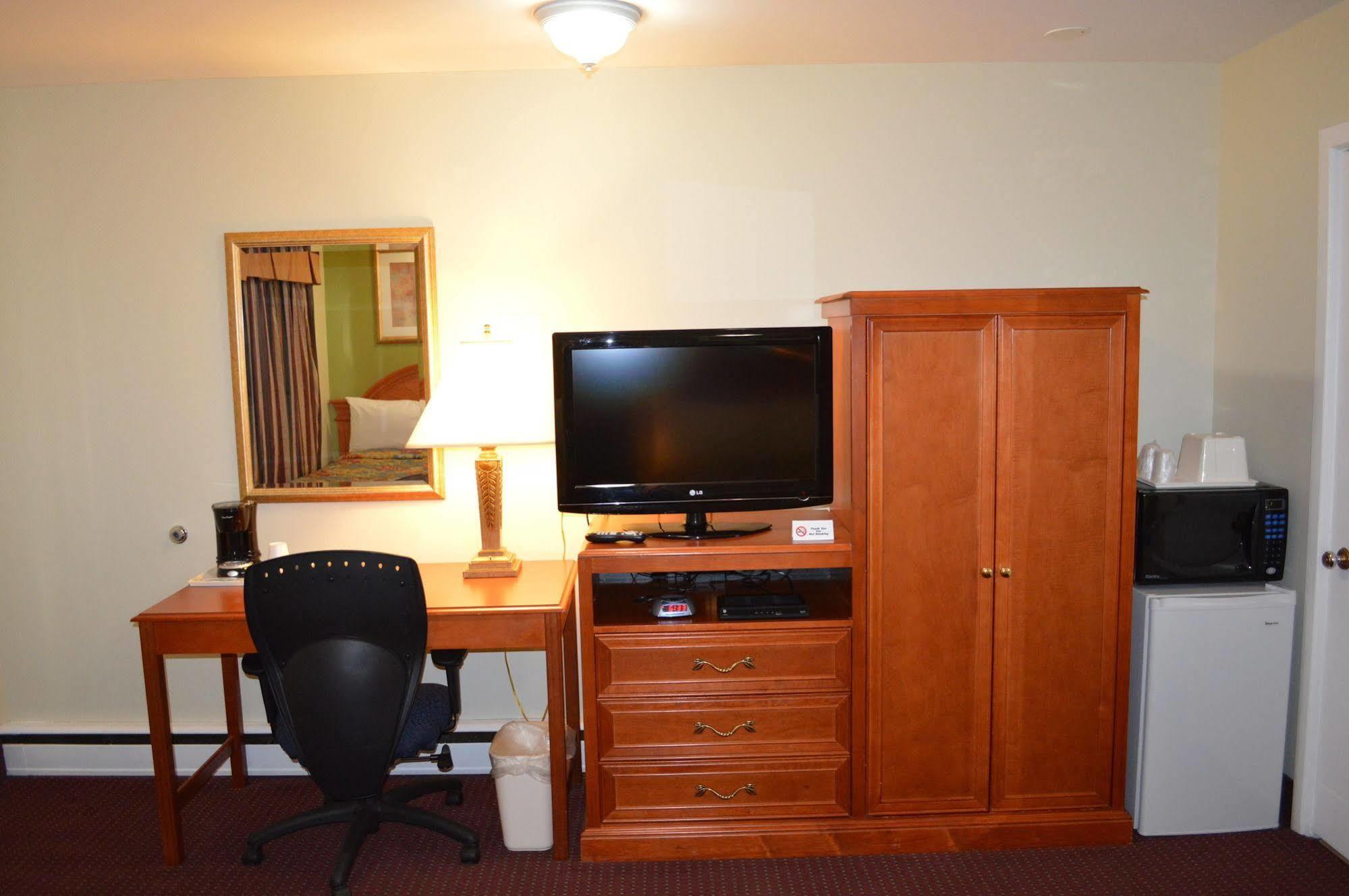 Lincoln Motel Sturgeon Falls Экстерьер фото