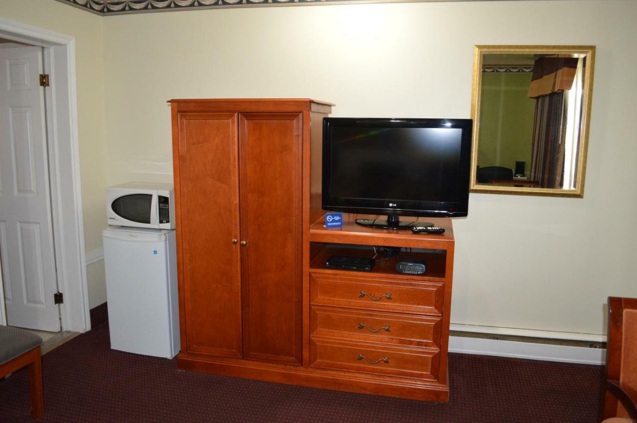 Lincoln Motel Sturgeon Falls Экстерьер фото