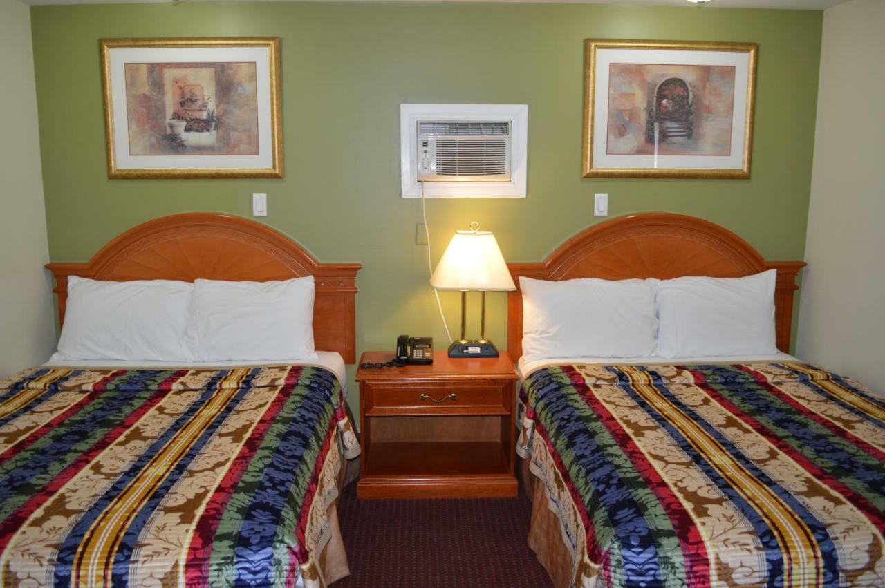 Lincoln Motel Sturgeon Falls Экстерьер фото