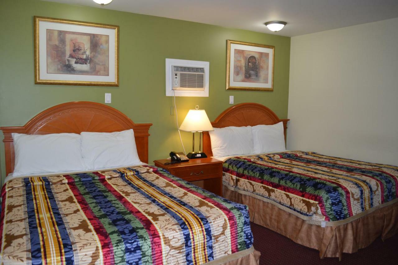Lincoln Motel Sturgeon Falls Экстерьер фото
