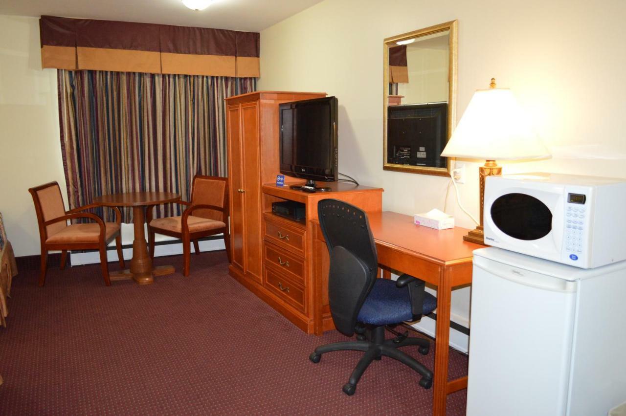 Lincoln Motel Sturgeon Falls Экстерьер фото
