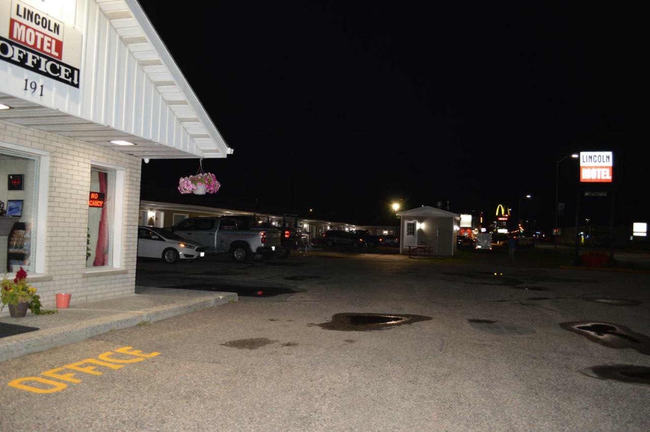 Lincoln Motel Sturgeon Falls Экстерьер фото